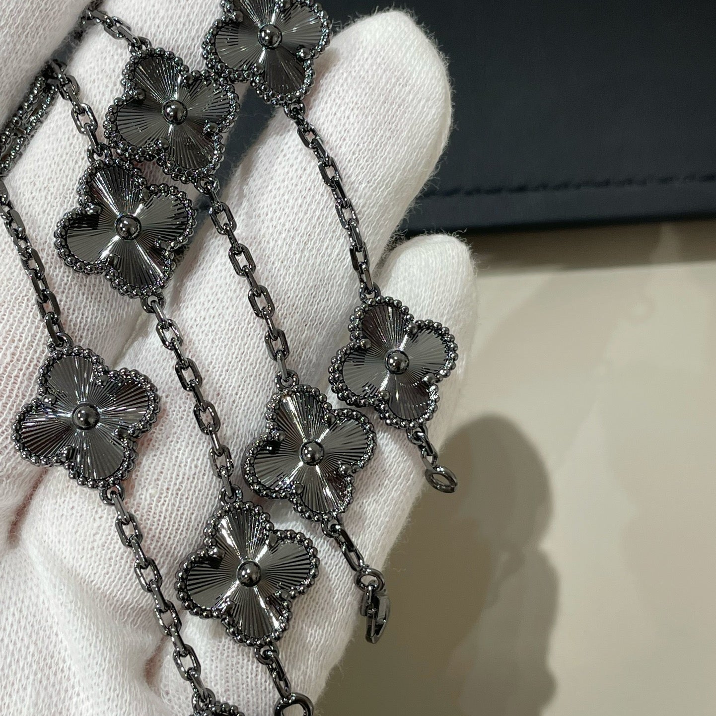 [Select]CLOVER 5 MOTIF BLACK BRACELET