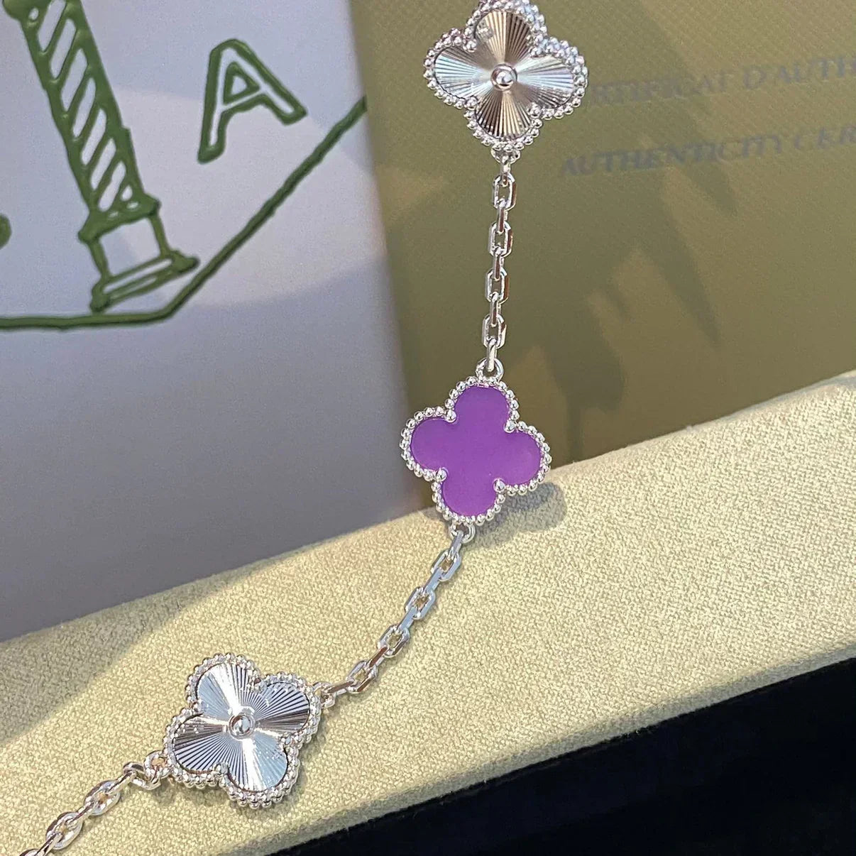 [Select] CLOVER 5 MOTIF VIOLET BRACELET COLLECTION