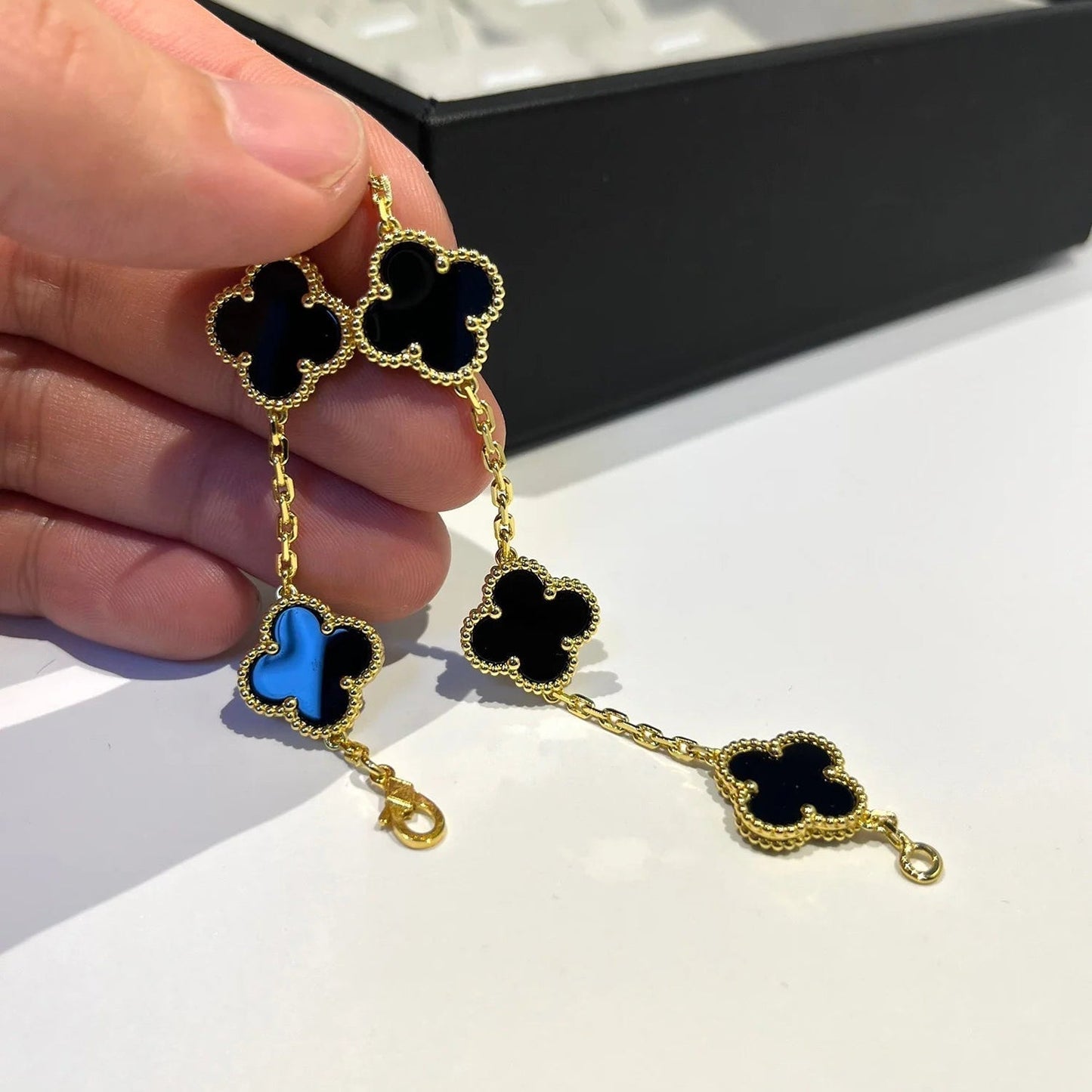 [Select] CLOVER 5 MOTIF ONYXS BRACELET COLLECTION