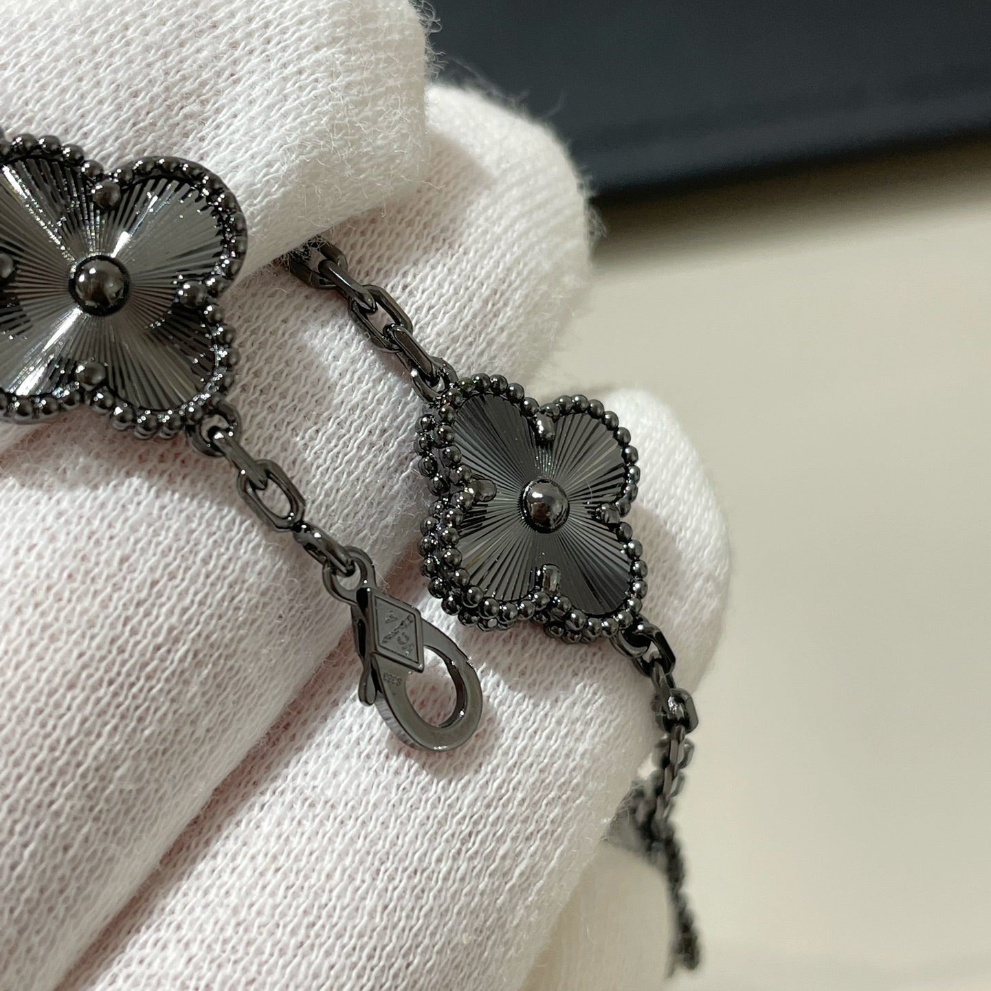[Select]CLOVER 5 MOTIF BLACK BRACELET