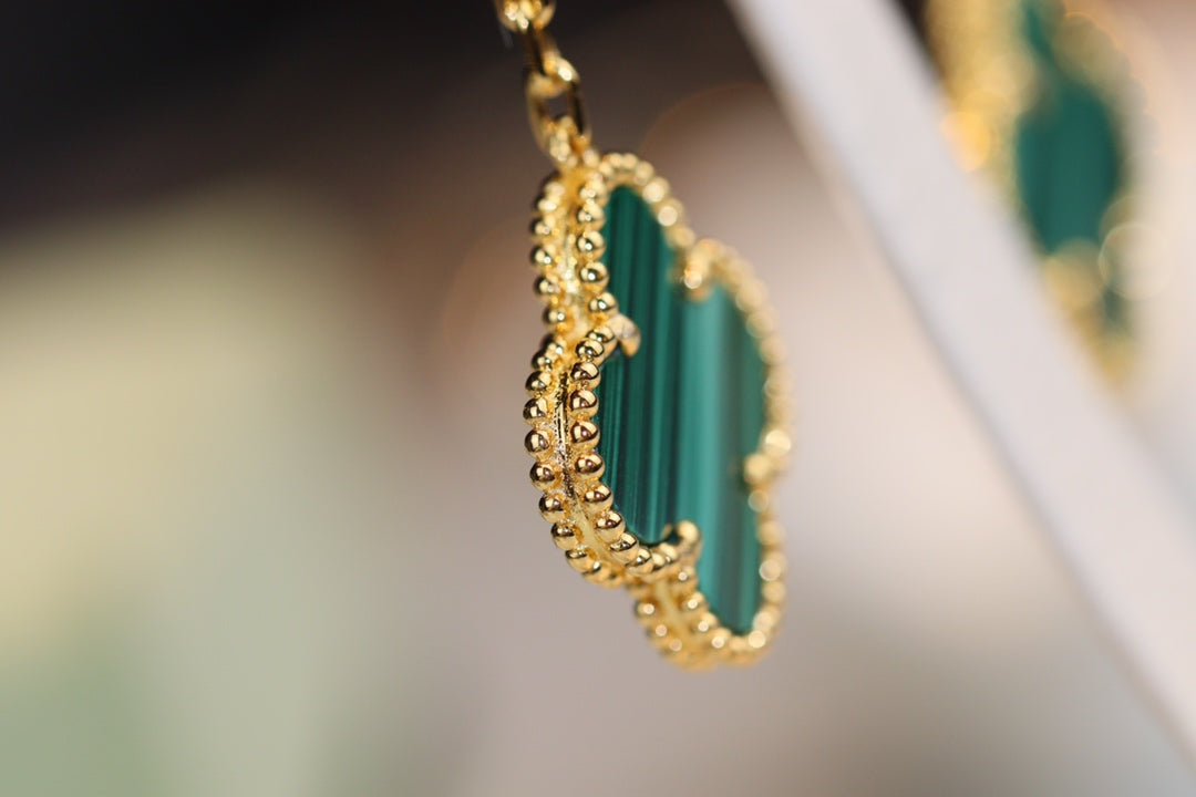 [Select]CLOVER EARRINGS GOLD MALACHITE DIAMOND 3 MOTIF