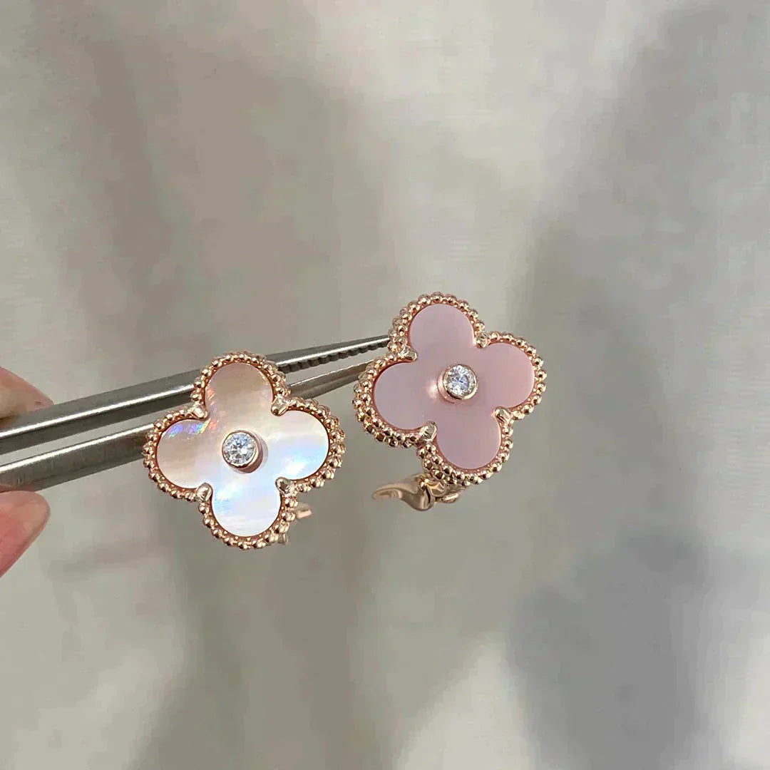 [Select]CLOVER MEDIUM 1 MOTIFS  PINK MOP DIAMOND EARRINGS