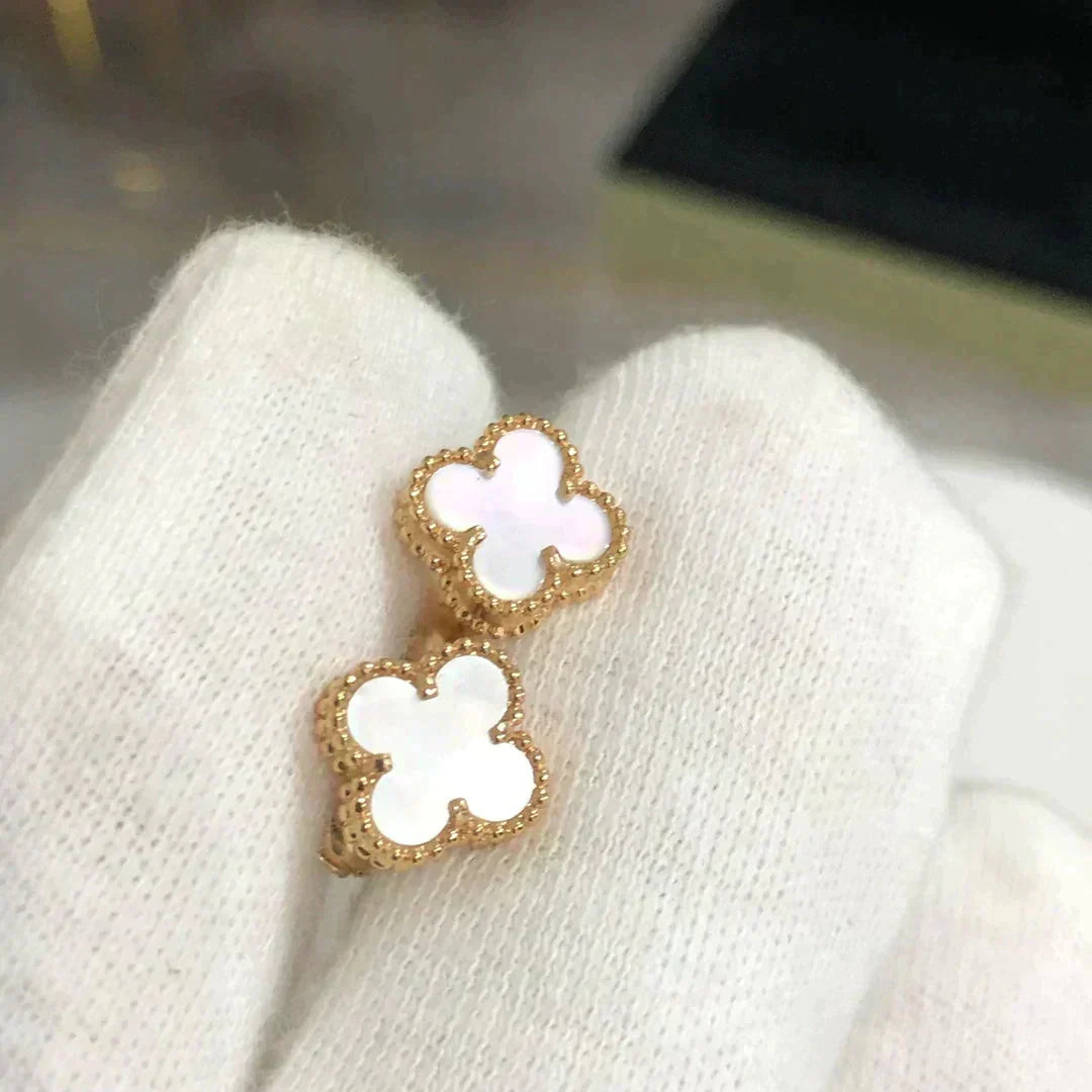[Select]CLOVER MINI 9.5MM WHITE MOP EARRINGS