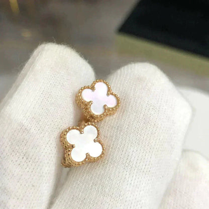 [Select]CLOVER MINI 9.5MM WHITE MOP EARRINGS