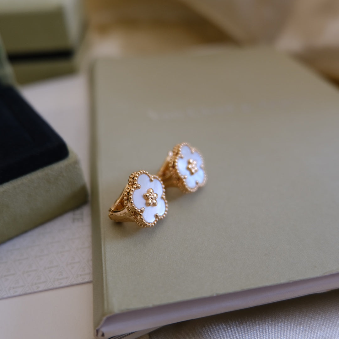 [Select]LUCKY PINK GOLD WHITE MOP EARRINGS