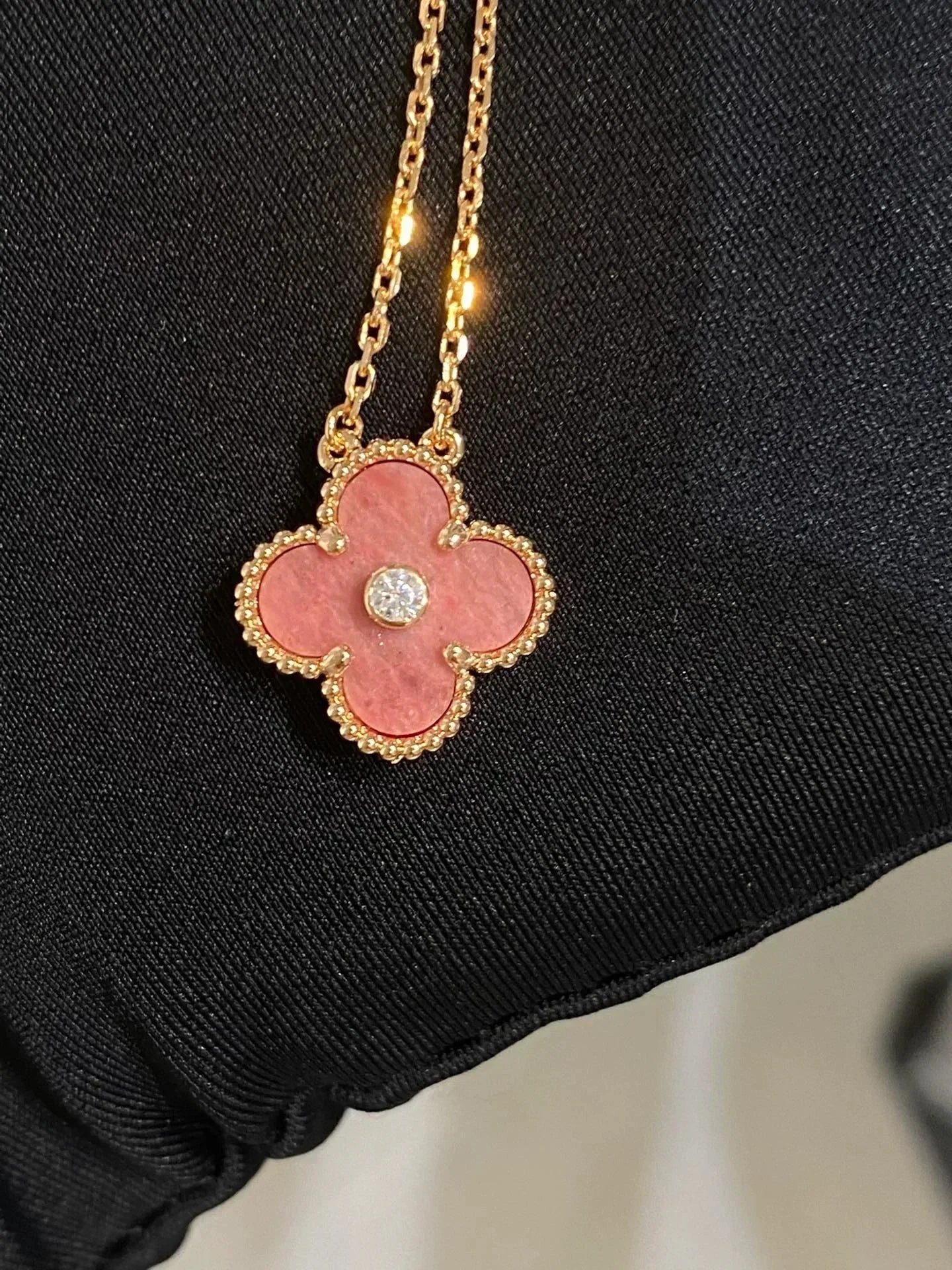[Select]CLOVER 15MM DIAMOND RHODONITE NECKLACE