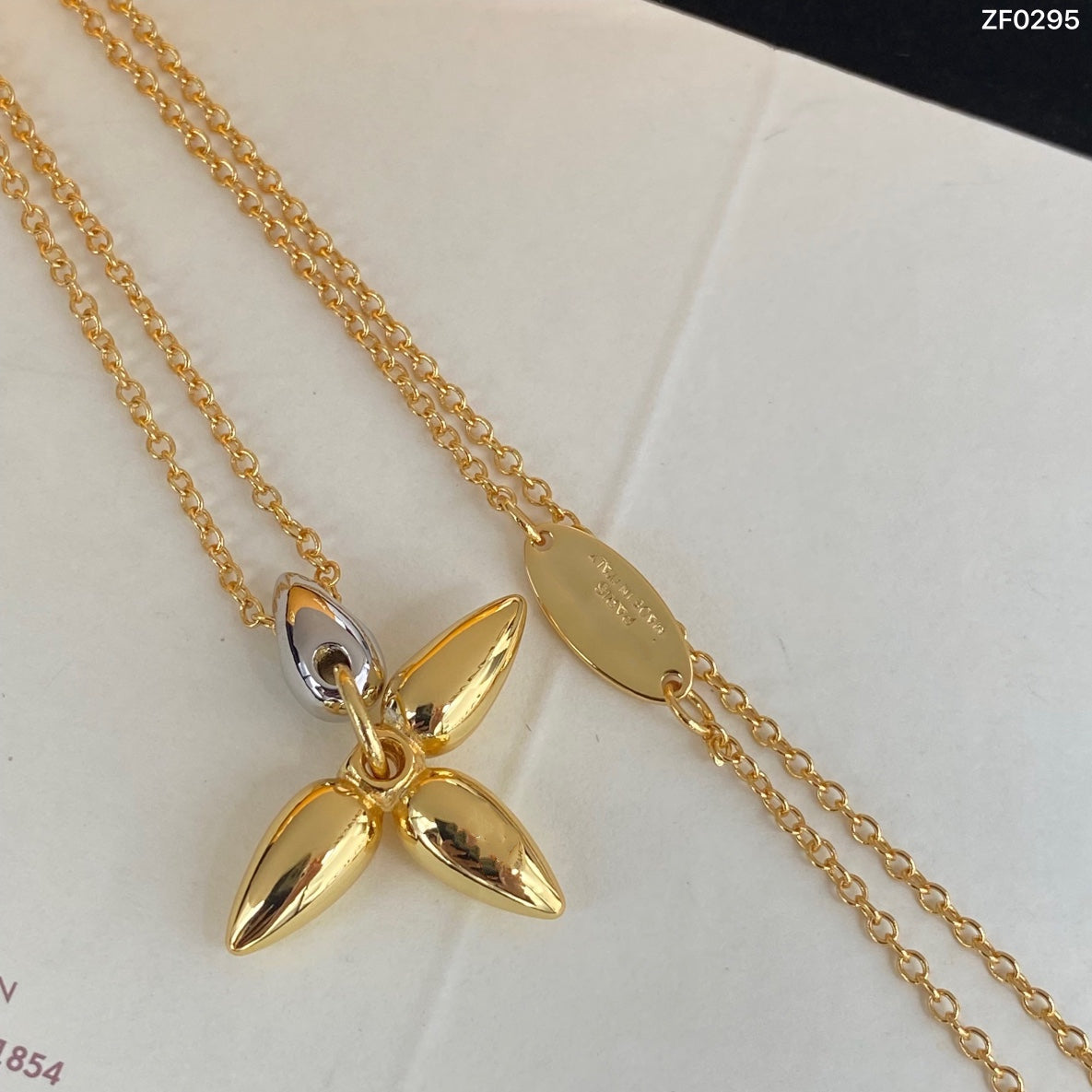 [Select]LOUISETTE PEDANT GOLD NECKLACE