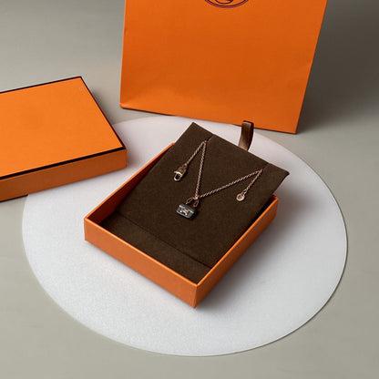 [Select]CONSTANCE BLACK PEDANT PINK GOLD NECKLACE