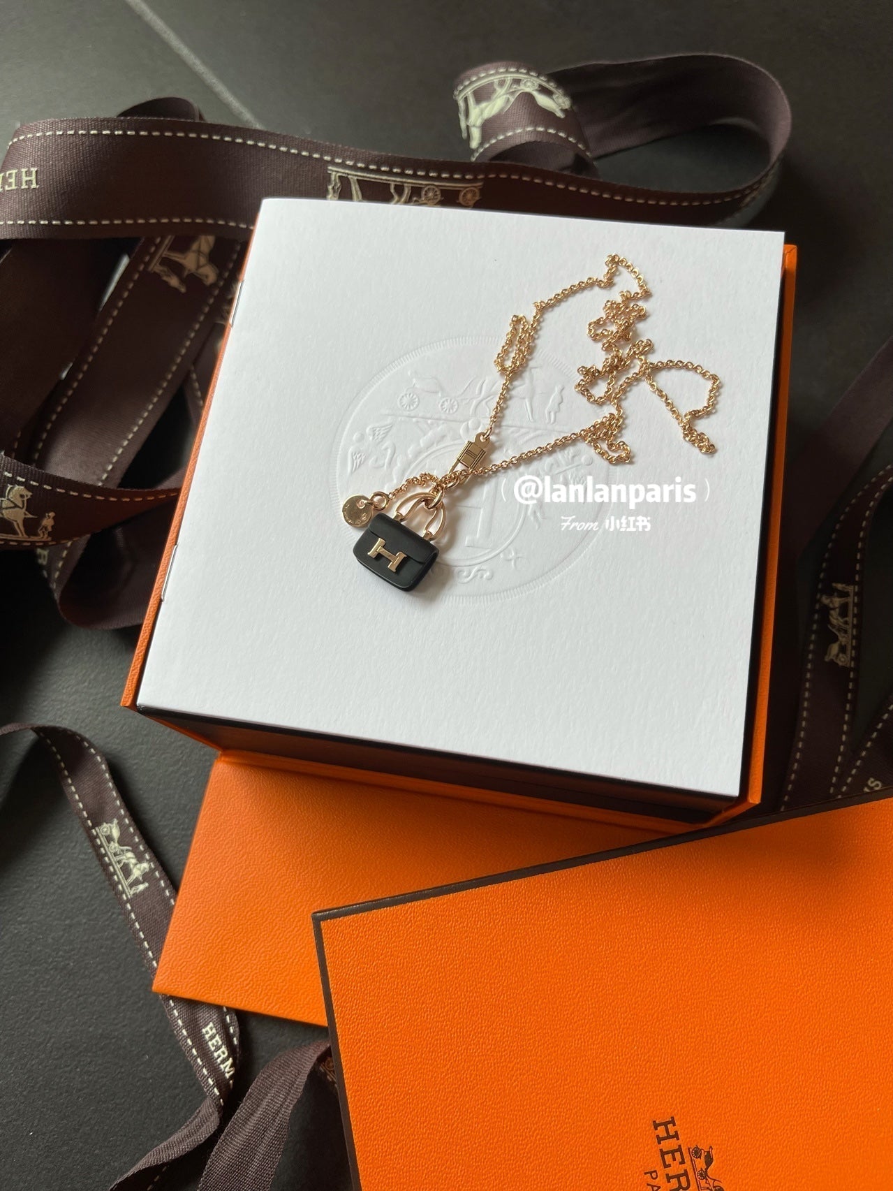 [Select]CONSTANCE BLACK PEDANT PINK GOLD NECKLACE