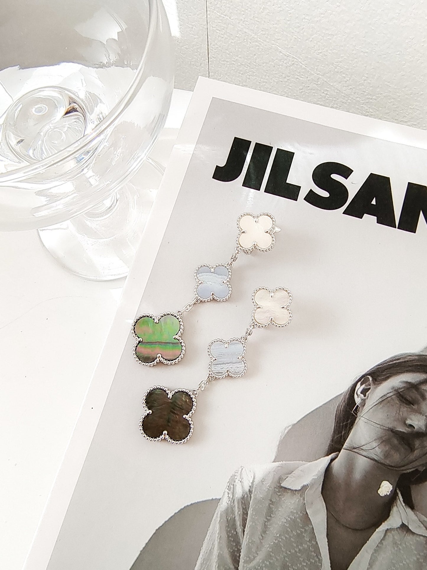 [Select]CLOVER 3 MOTIFS CHALCEDONY DARK MOP SILVER EARRINGS