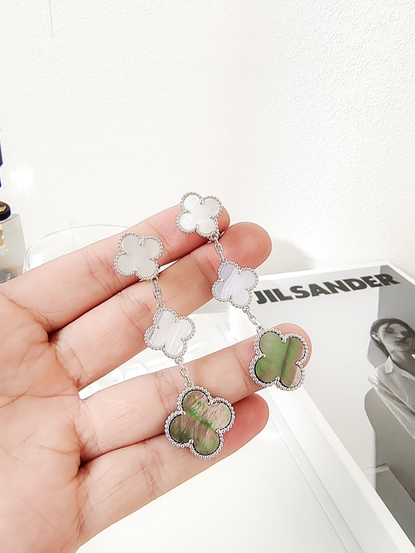 [Select]CLOVER 3 MOTIFS CHALCEDONY DARK MOP SILVER EARRINGS