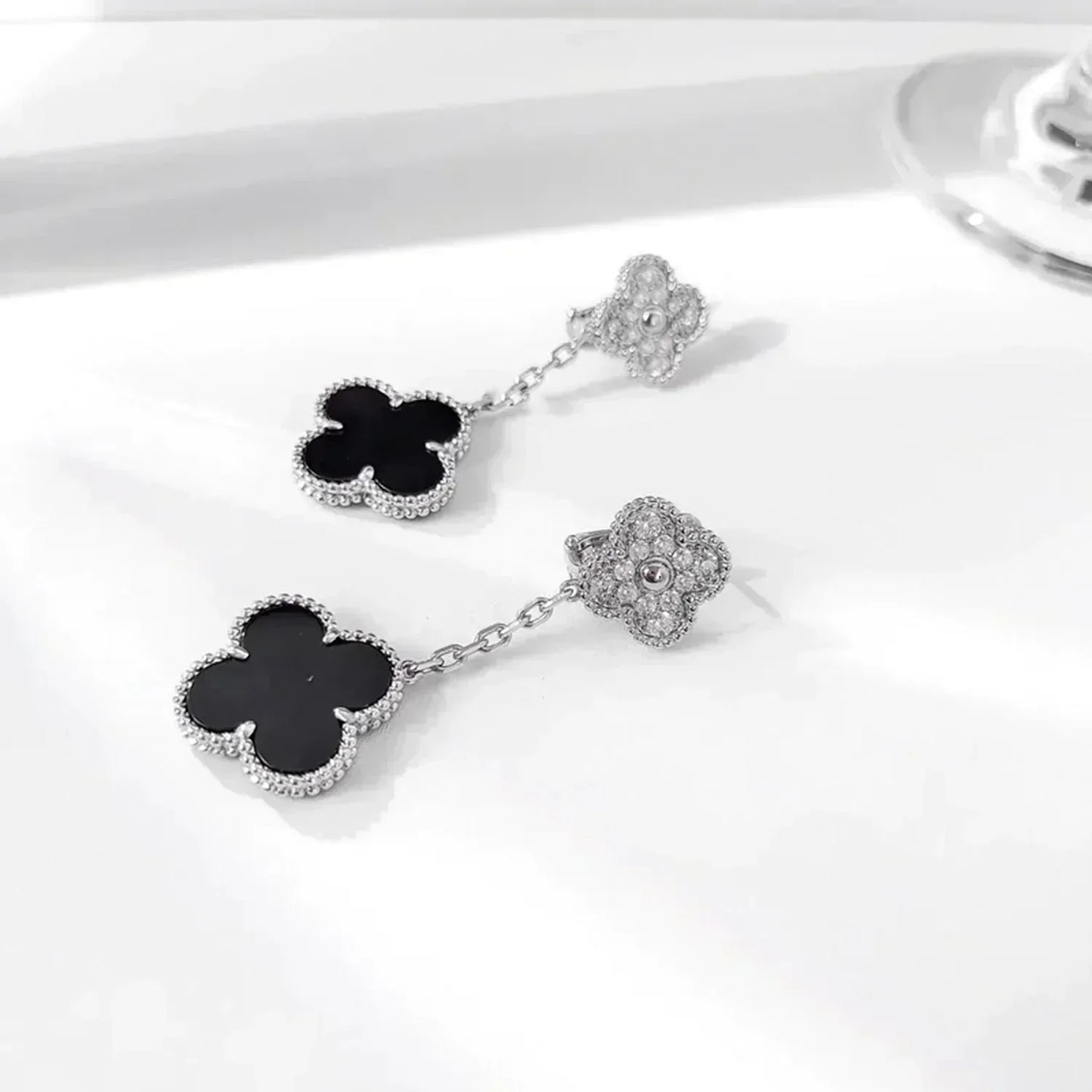 [Select]CLOVER 2 MOTIFS  DIAMOND ONYX EARRINGS SILVER