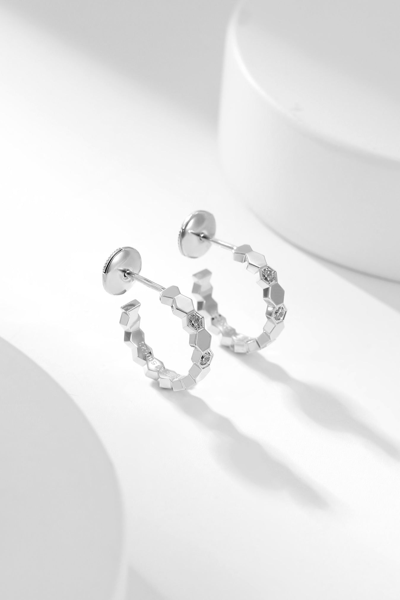 [Select]BEE LOVE DIAMOND HOOP EARRINGS