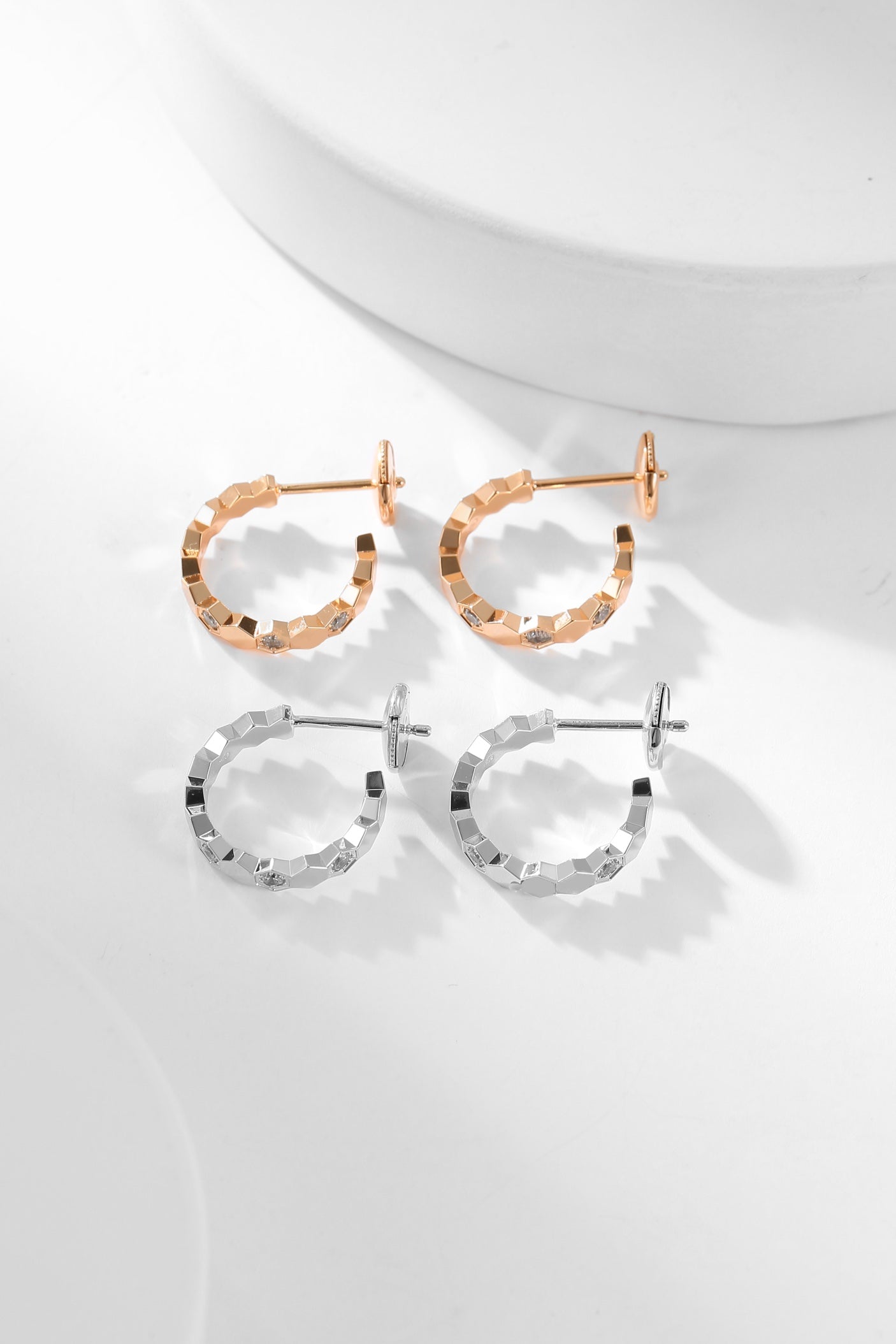 [Select]BEE LOVE DIAMOND HOOP EARRINGS
