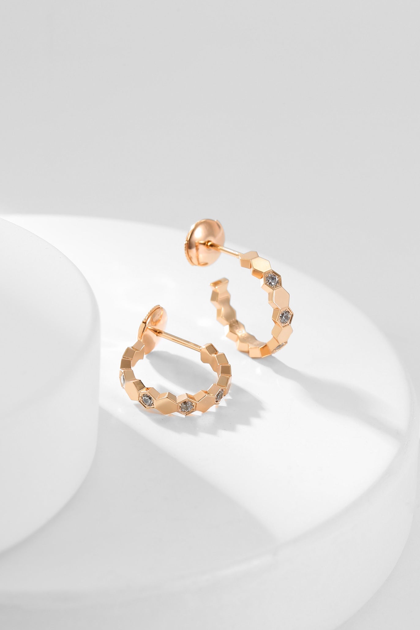 [Select]BEE LOVE DIAMOND HOOP EARRINGS