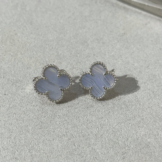 [Select]CLOVER CHALCEDONY SILVER STUD EARRINGS