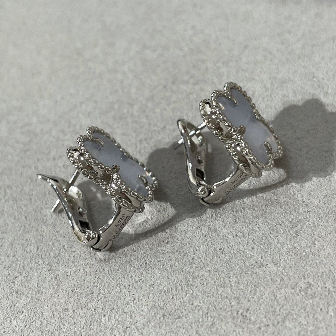 [Select]CLOVER CHALCEDONY SILVER STUD EARRINGS