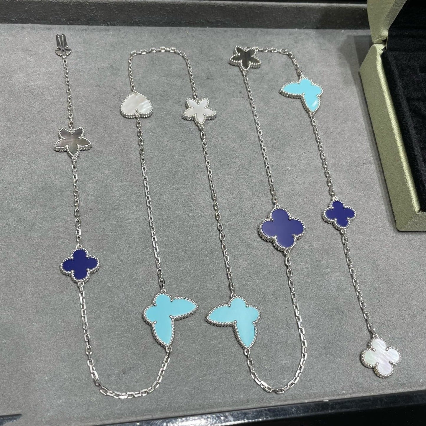 [Select]LUCKY CLOVER SILVER 11 MOTIF NECKLACE