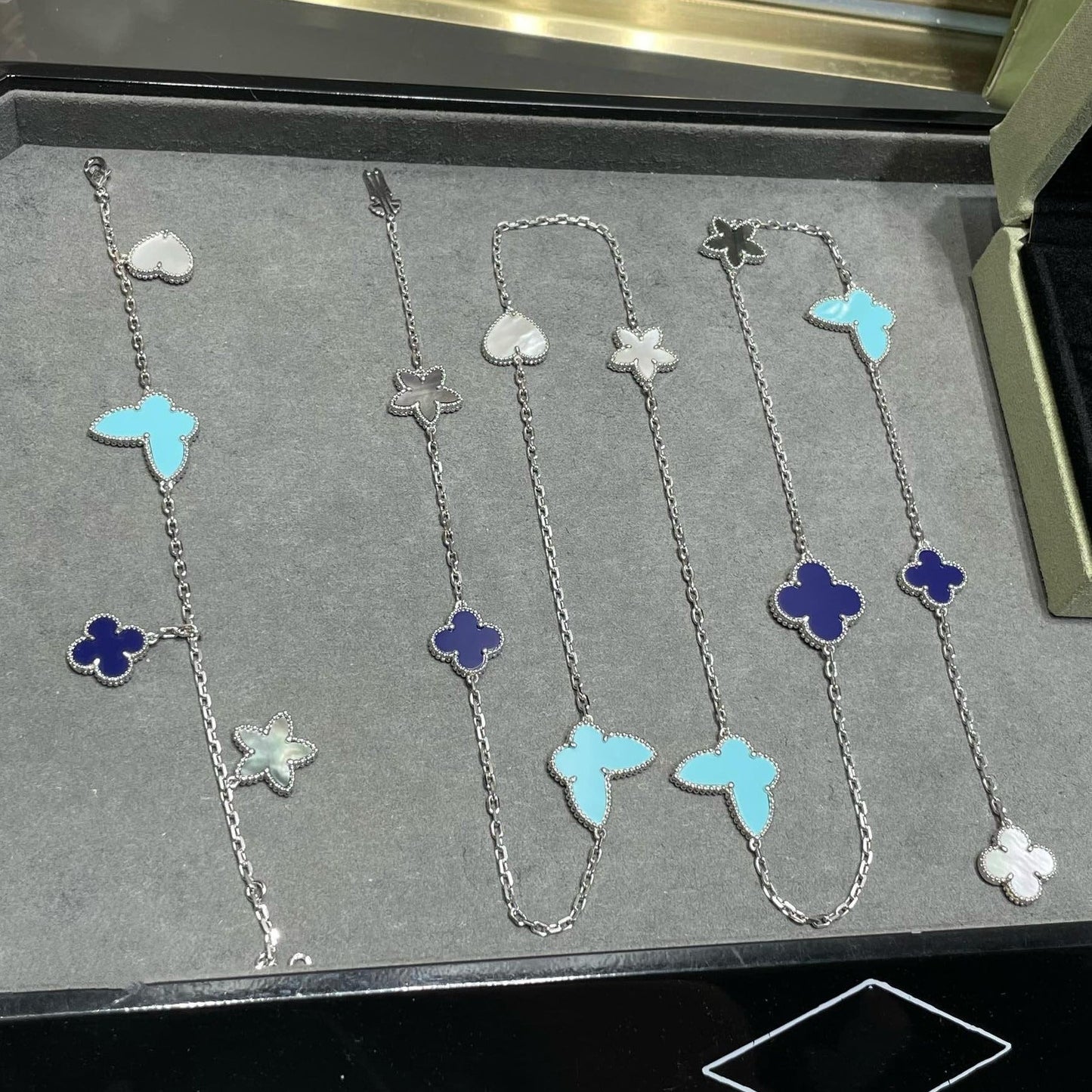 [Select]LUCKY CLOVER SILVER 11 MOTIF NECKLACE