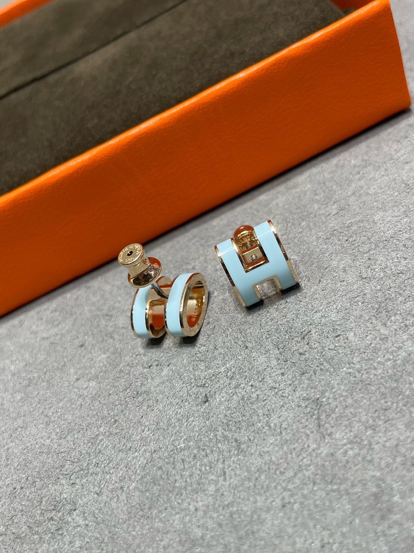 [Select]POP H SKY BLUE STUD EARRINGS