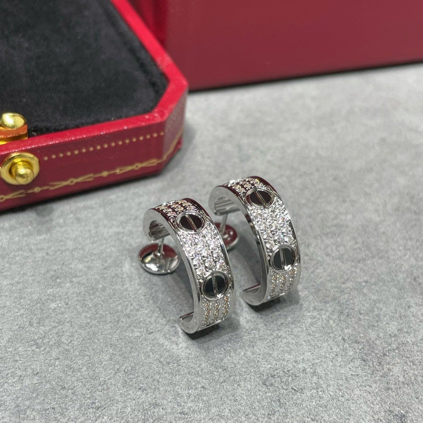 [Select]LOVE CERAMIC DIAMOND PAVED SILVER EARRINGS
