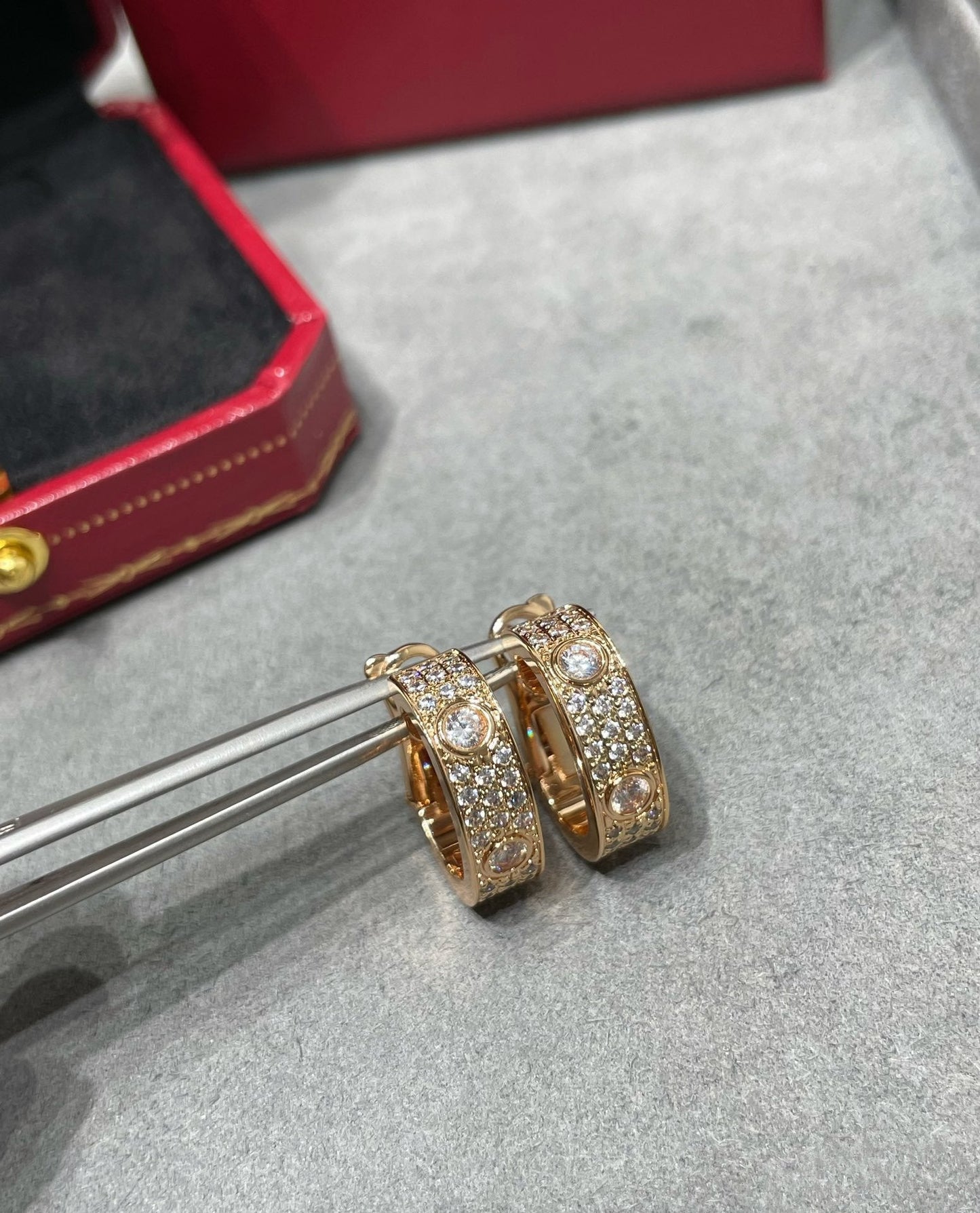 [Select]LOVE 5.5MM DIAMOND PAVED EARRINGS