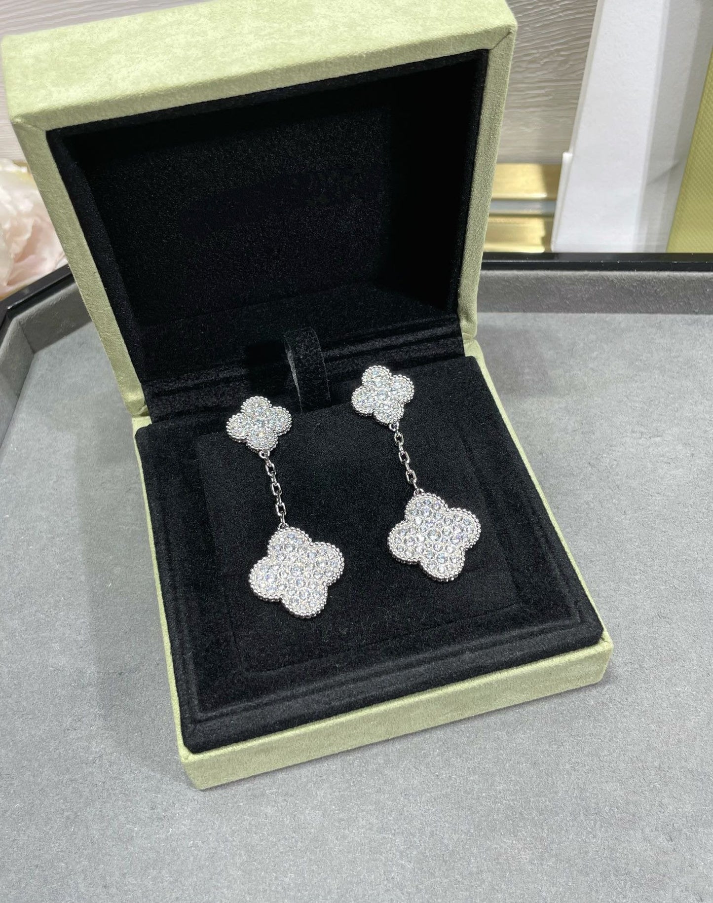 [Select]CLOVER 2 MOTIFS DIAMOND PAVED SILVER EARRINGS