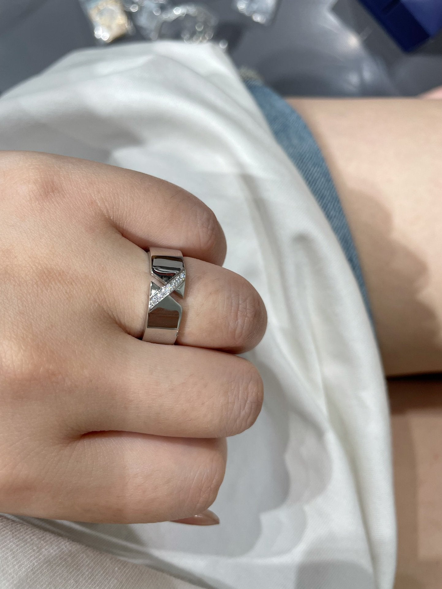 [Select]LIENS EVIDENCE DIAOMOND RING
