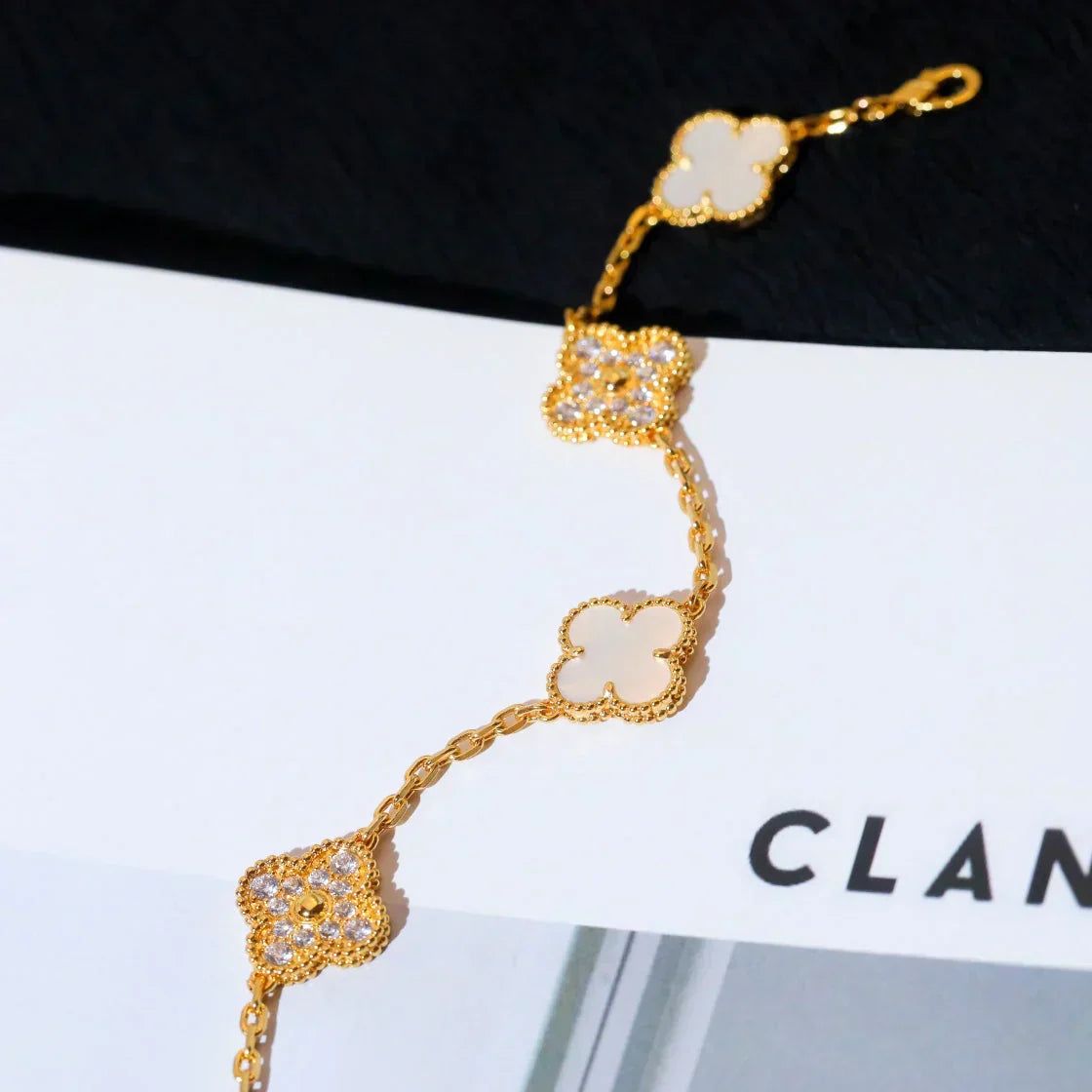 [Select]CLOVER WHITE PEARL MOP 5 MOTIF BRACELET COLLECTION