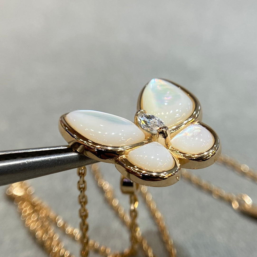 [Select]BUTTERFLY MOP DIAMOND NECKLACE