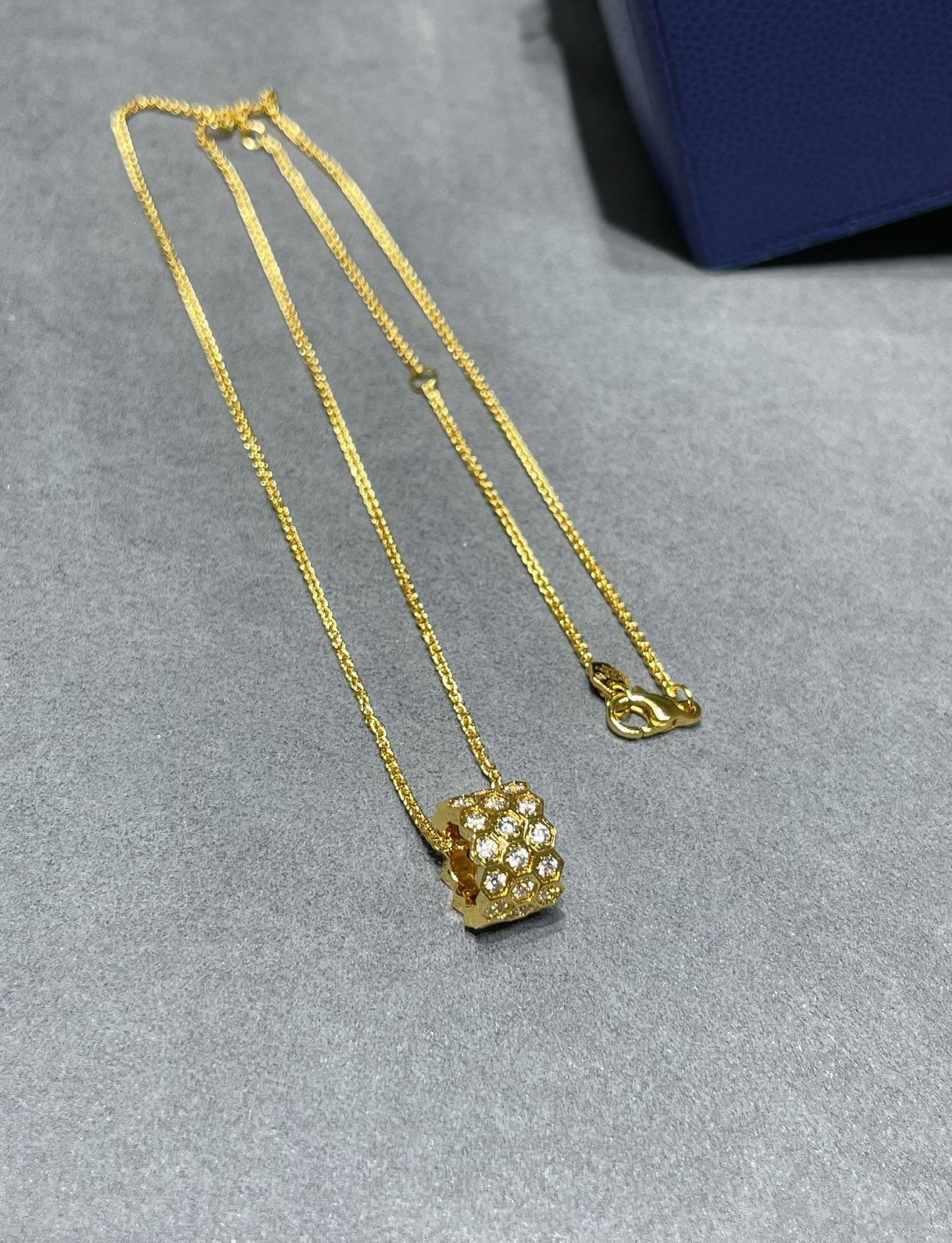 [Select]BEE LOVE DIAMOND PAVED 3 ROW NECKLACE