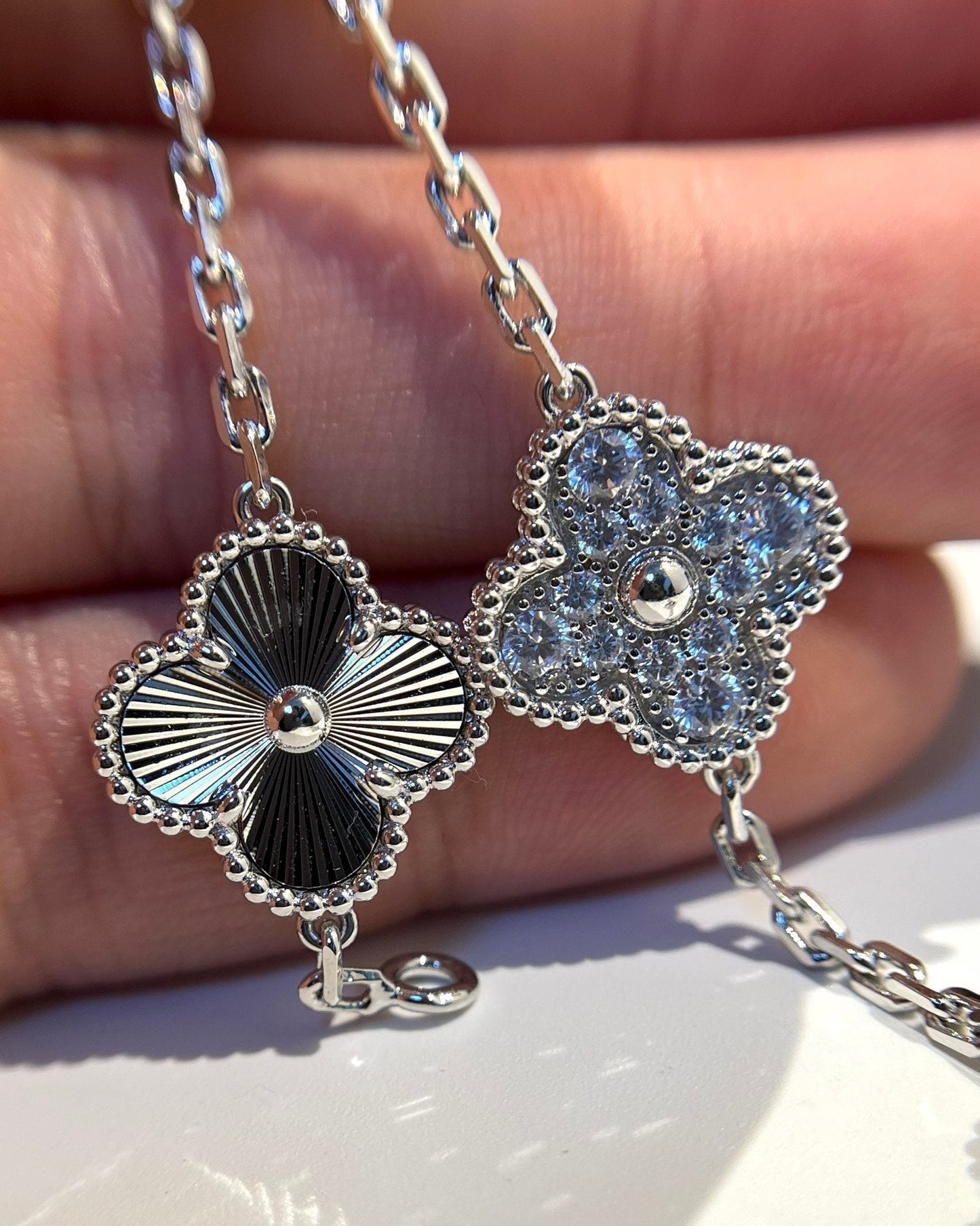 [Select] CLOVER 5 MOTIF LASER BRACELET COLLECTION