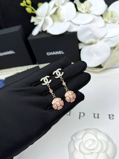 [Select]26C Pink Camellia Enamel Pendant with Double C Earrings