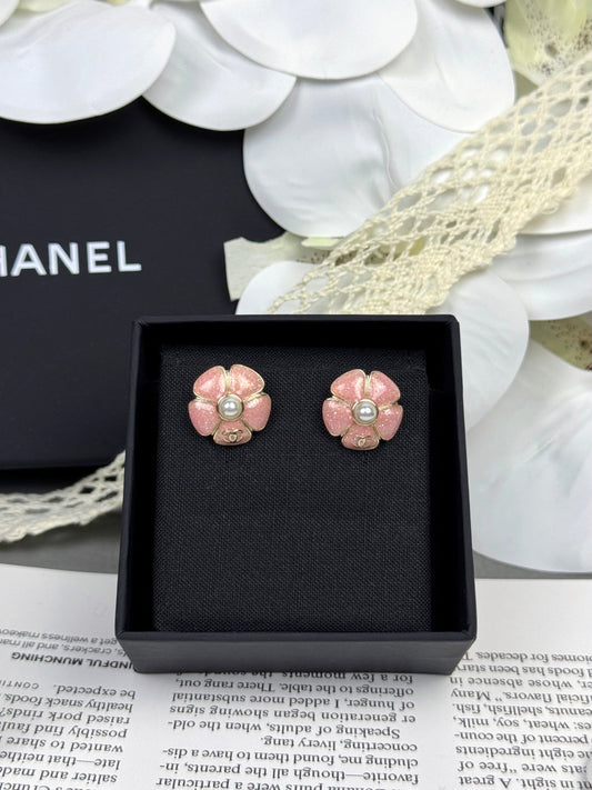 [Select]26C Pink Camellia Pearl Enamel Stud Earrings