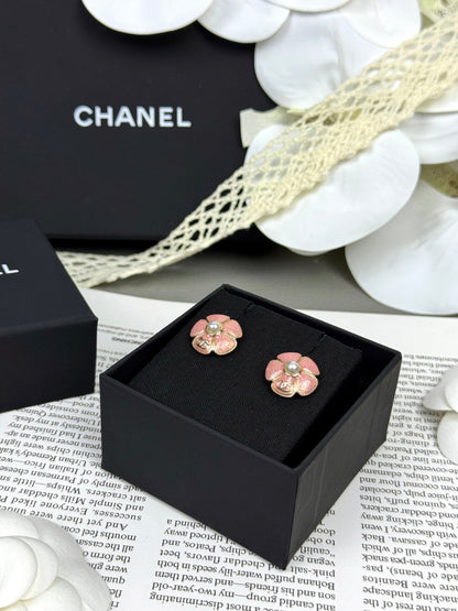 [Select]26C Pink Camellia Pearl Enamel Stud Earrings