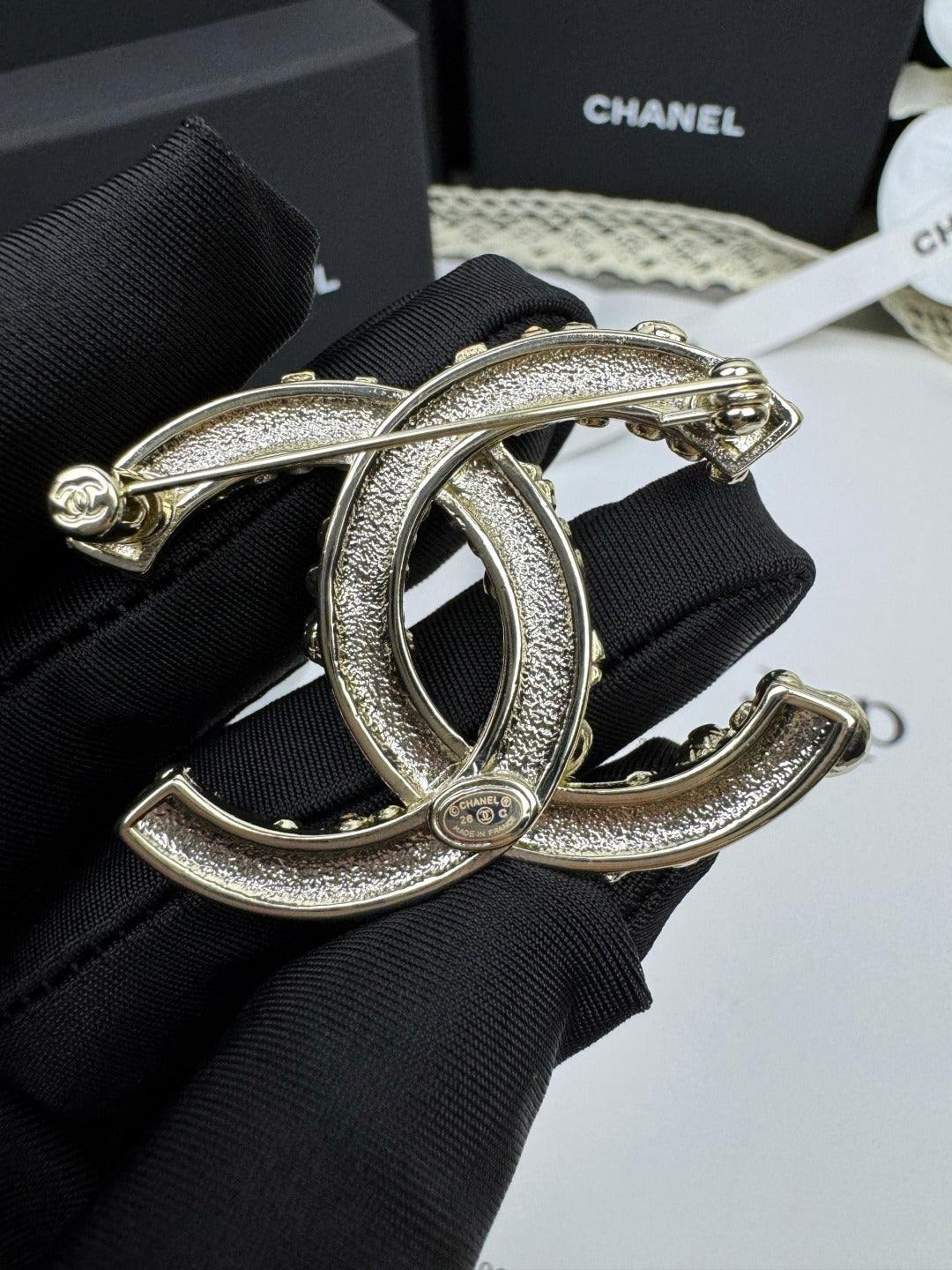[Select]26C Pink-White Enamel Ice Cream Cone Double C Brooch