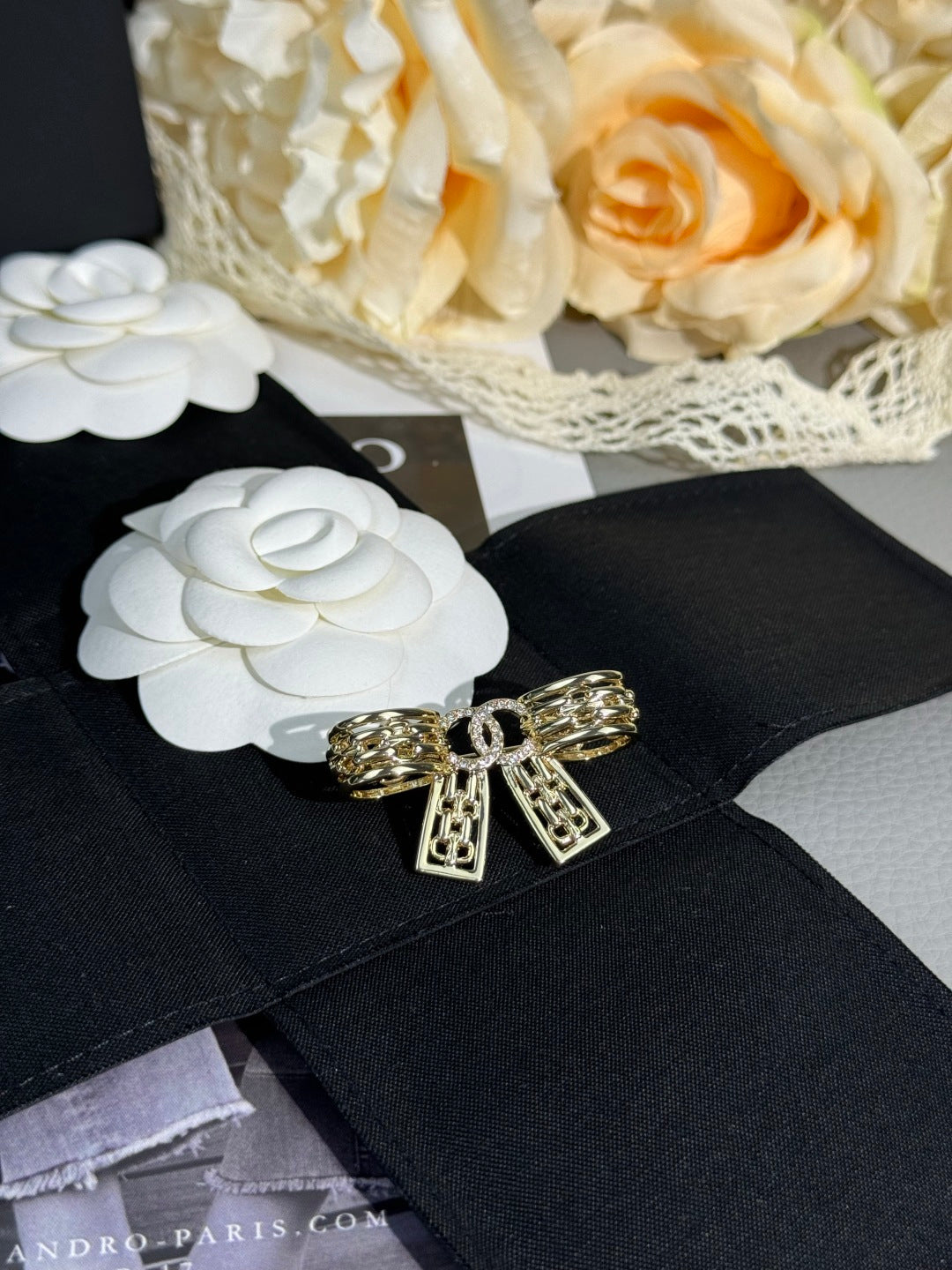 [Select]25K Hollow Bow Brooch