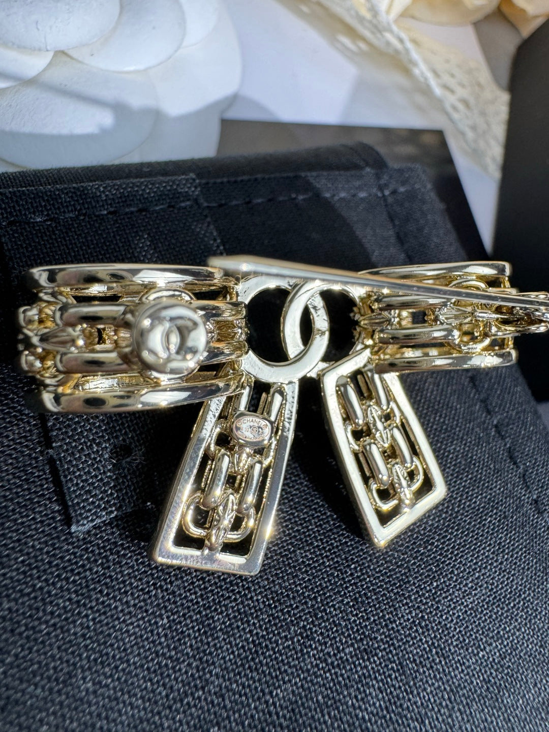 [Select]25K Hollow Bow Brooch