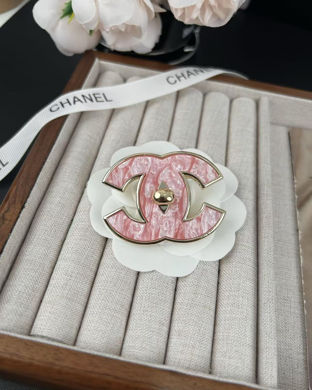 [Select]Pink Resin Classic Brooch 5cm