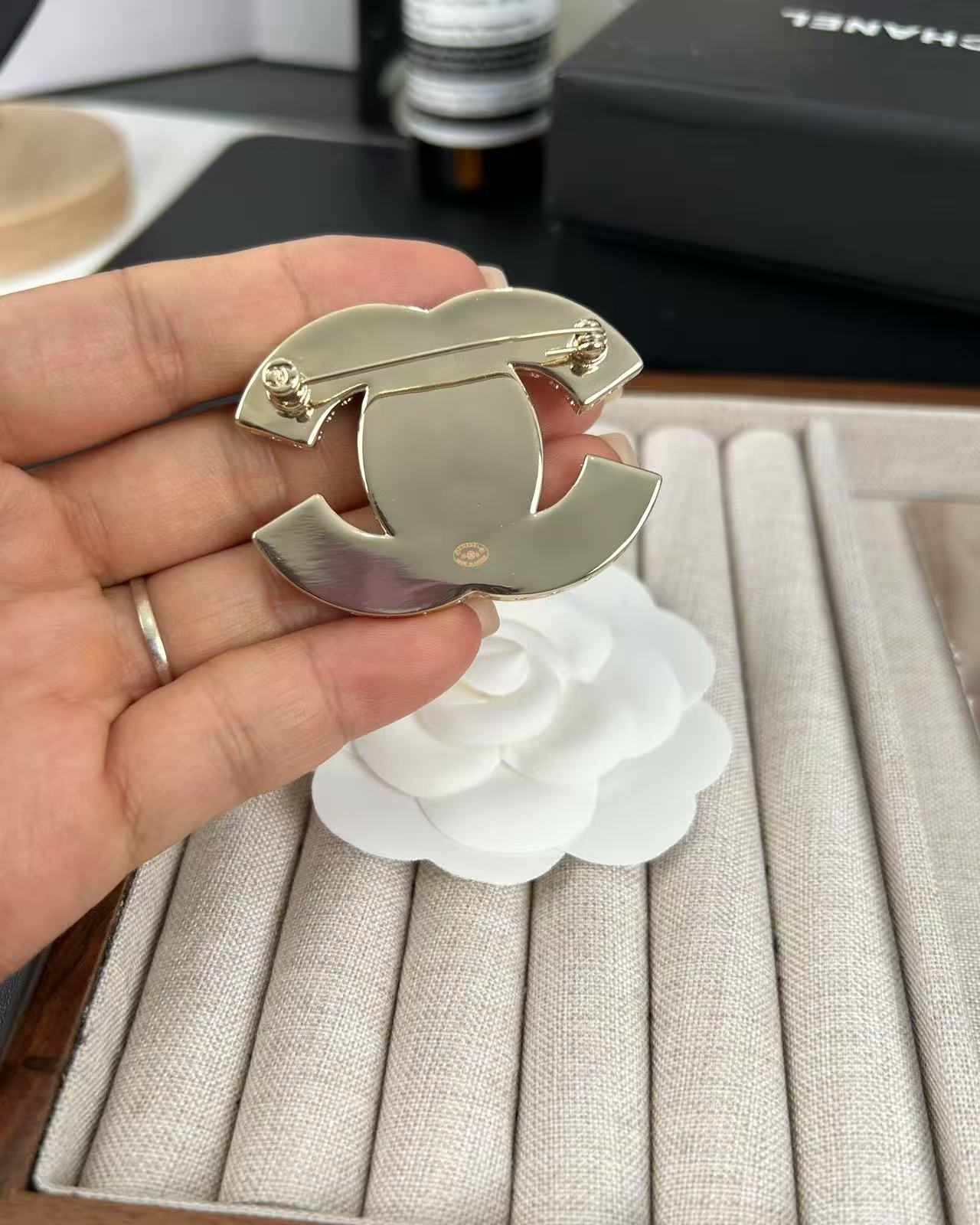[Select]Pink Resin Classic Brooch 5cm