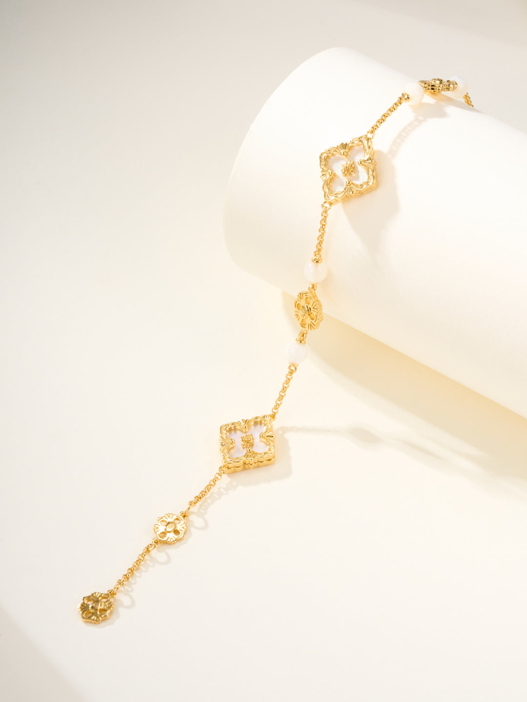 [Select]B.C.L ENAMELED Three-Flower Bracelet£¨Trumpet)