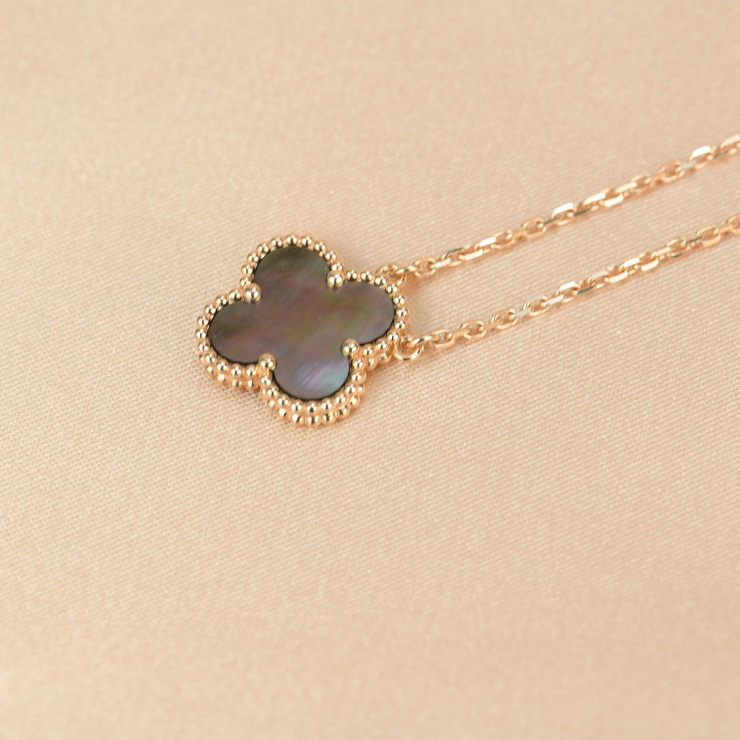 [Select]CLOVER 15MM  GRAY MOTHER OF PEARL NECKLACE