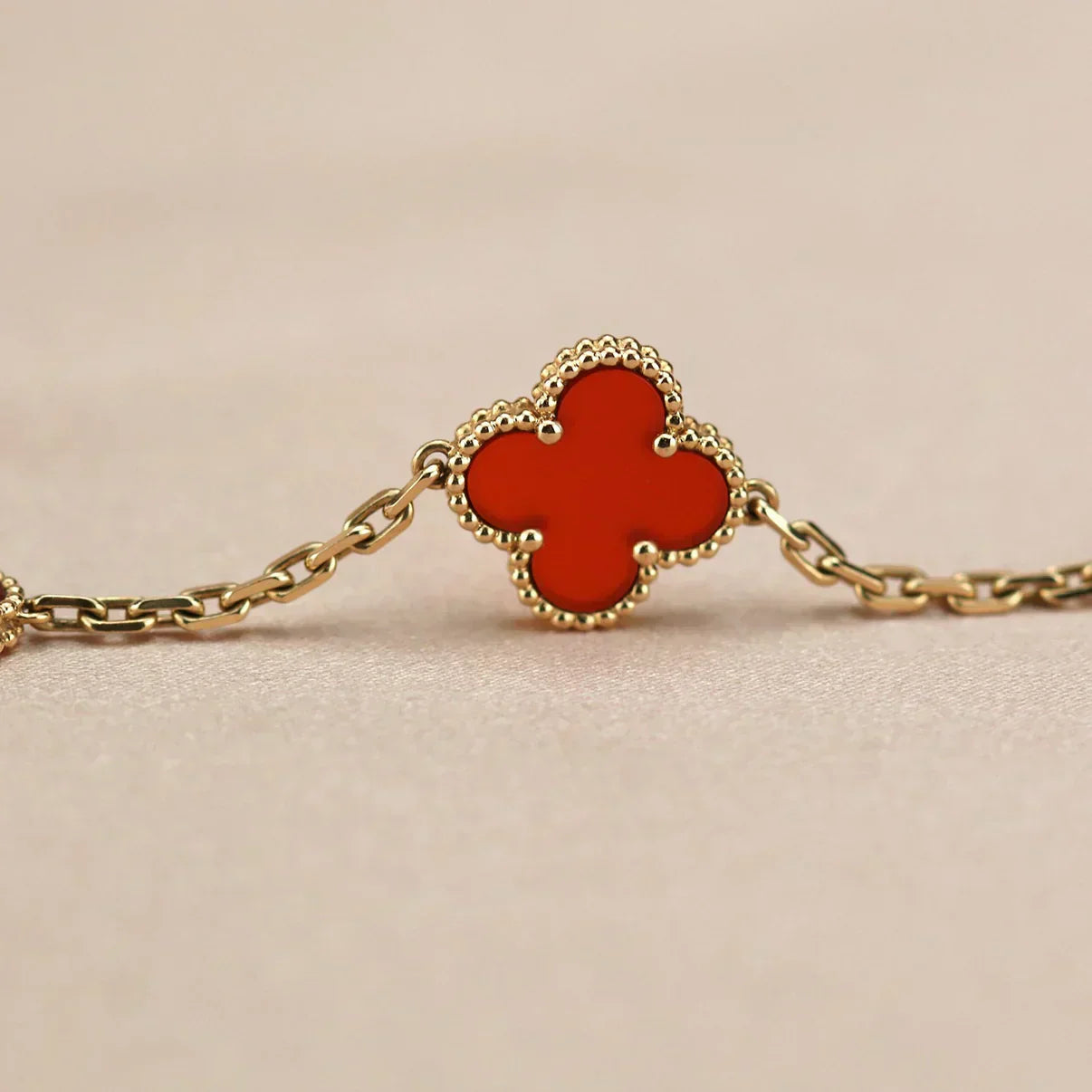 [Select] CLOVER 5 MOTIF RED CORNELIAN BRACELET COLLECTION