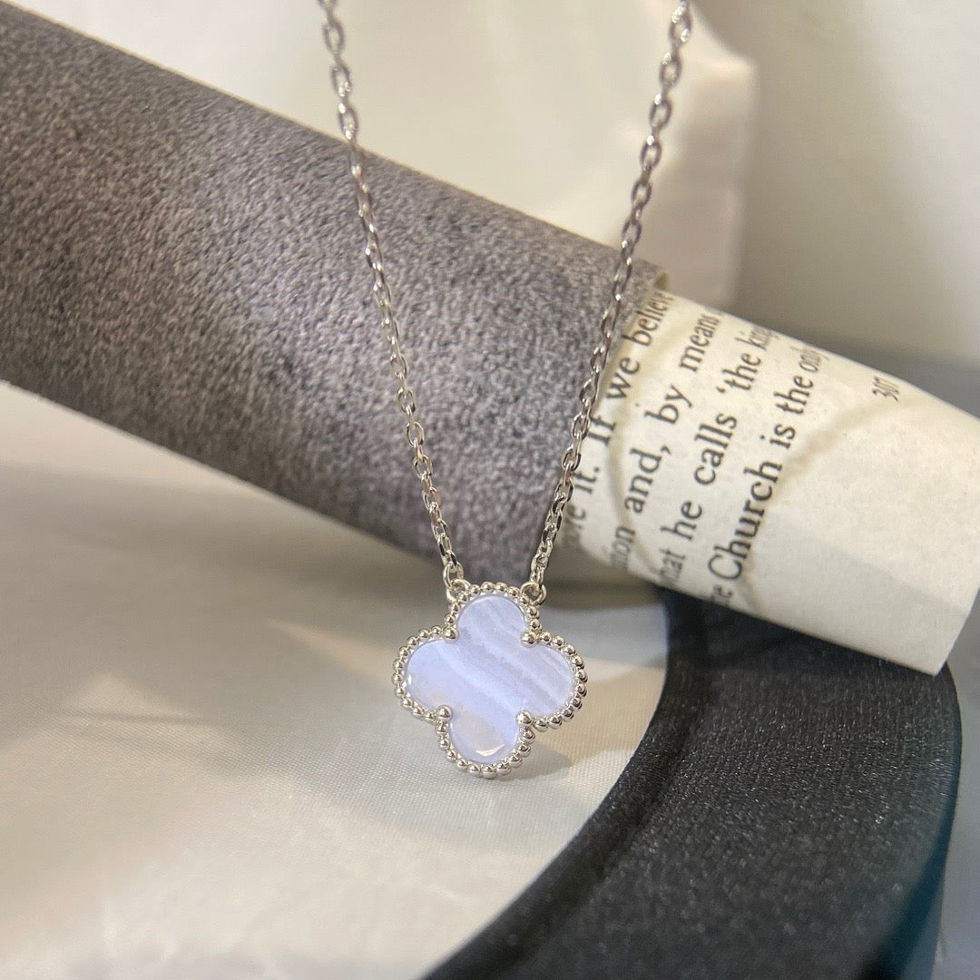 [Select]CLOVER 15MM BLUE CHALCEDONY NECKLACE SILVER