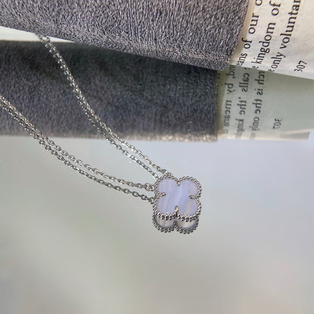 [Select]CLOVER 15MM BLUE CHALCEDONY NECKLACE SILVER