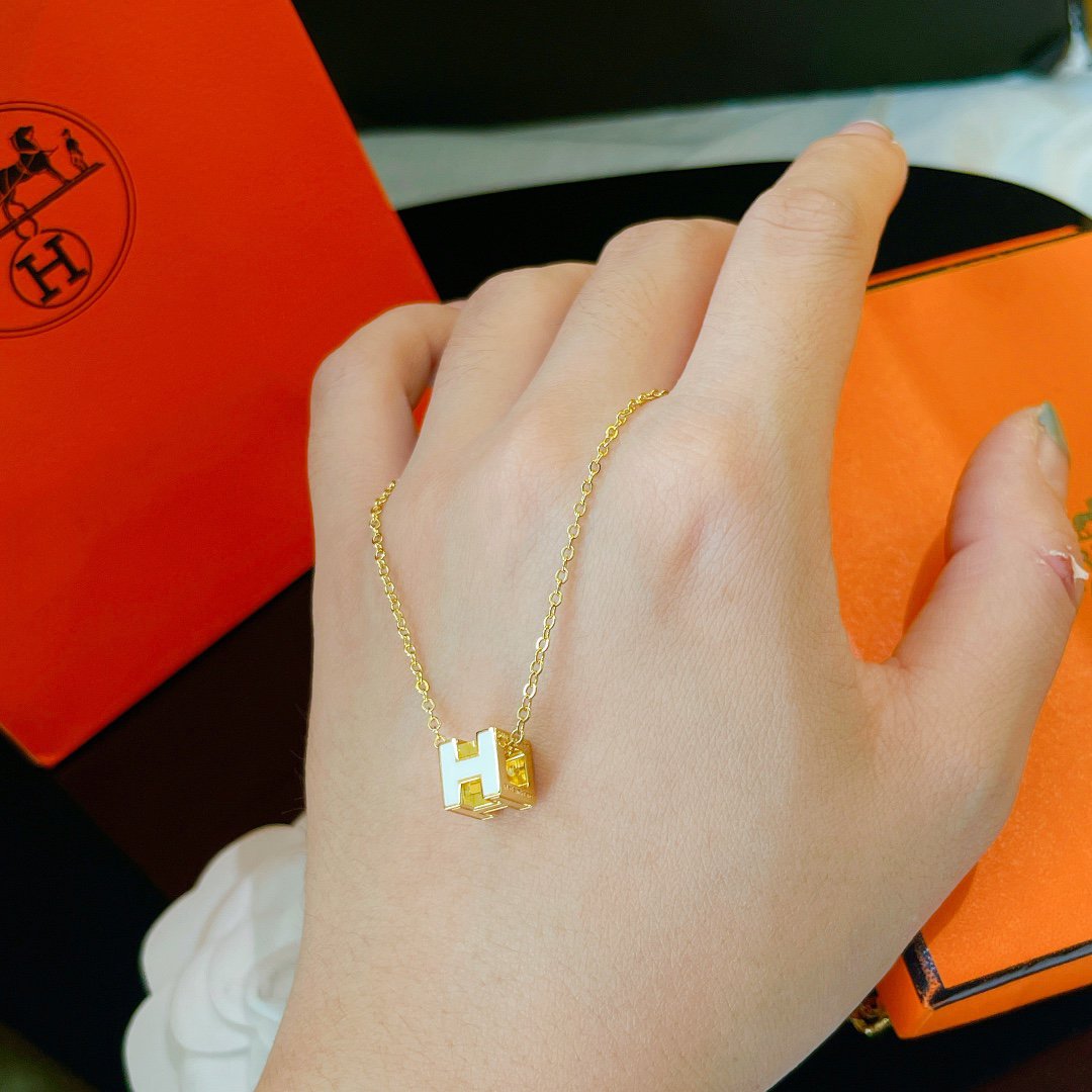 [Select]H WHITE SQUARE GOLD NECKLACE