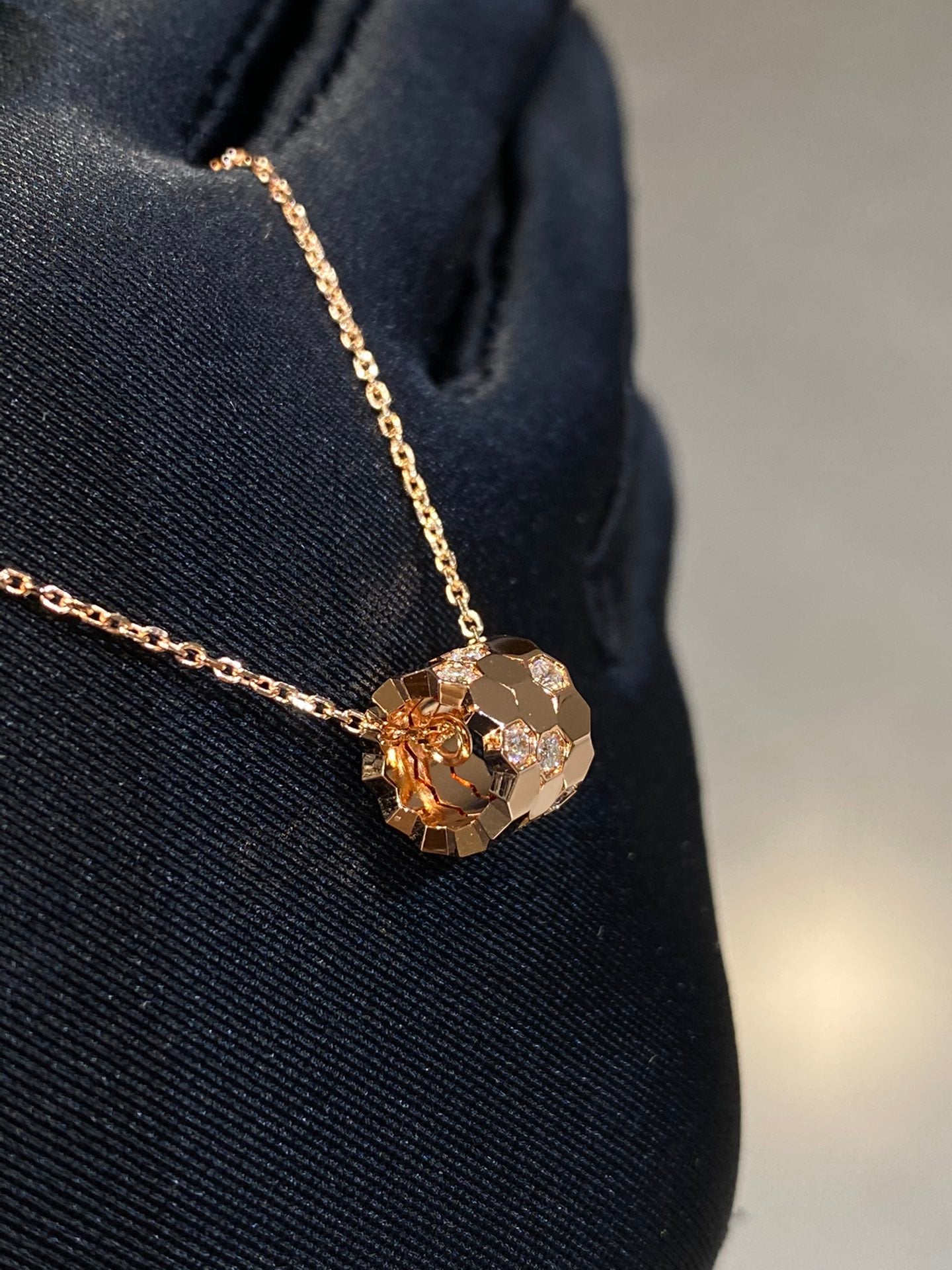 [Select]BEE LOVE DIAMOND NECKLACE