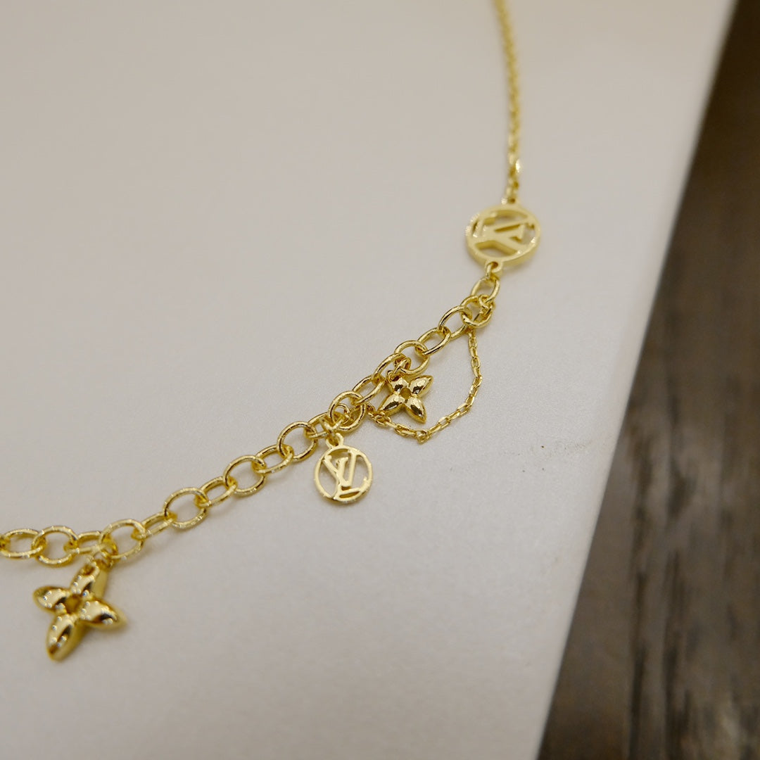 [Select]BLOOMING SUPPLE NECKLACE BRASS