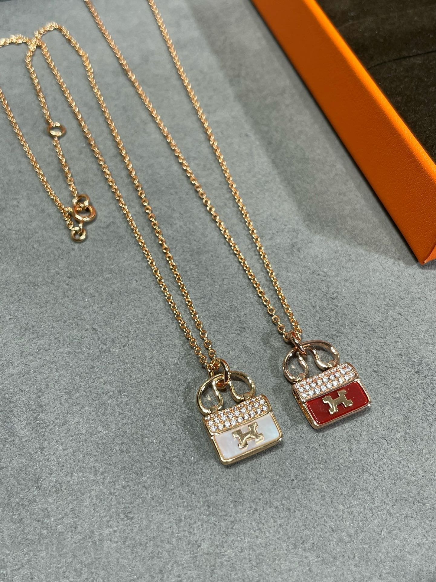 [Select]H CIRCE MOISSANITE PENDANT NECKLACE GOLD