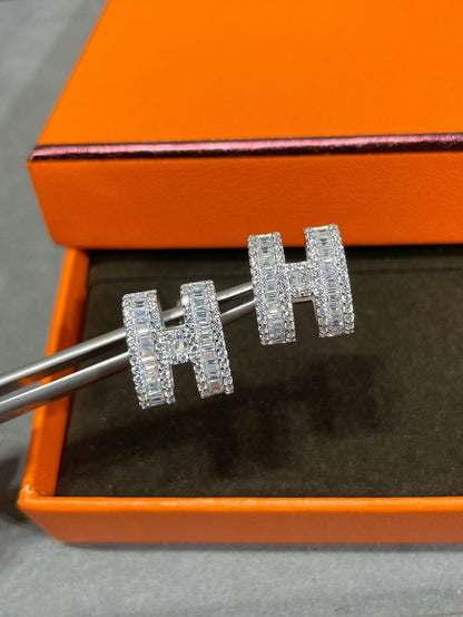 [Select]H STUD EARRINGS WITH SILVER DIAMONDS